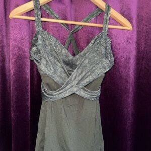 Lululemon tank top Sz 6
